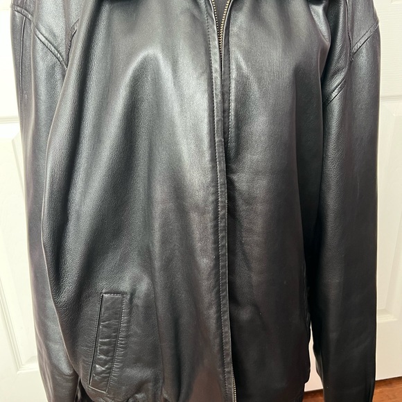 Leather jacket - Picture 2 of 5